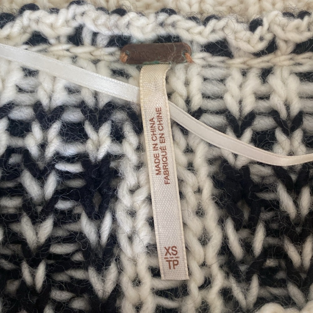 Free People Sweater - Picture 6 of 7